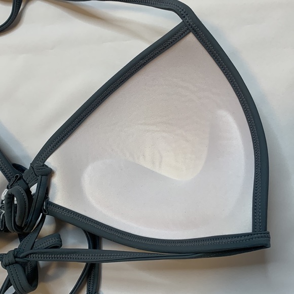 La Vie en Rose Aqua Striped Bikini Top Sz XL - Picture 3 of 4